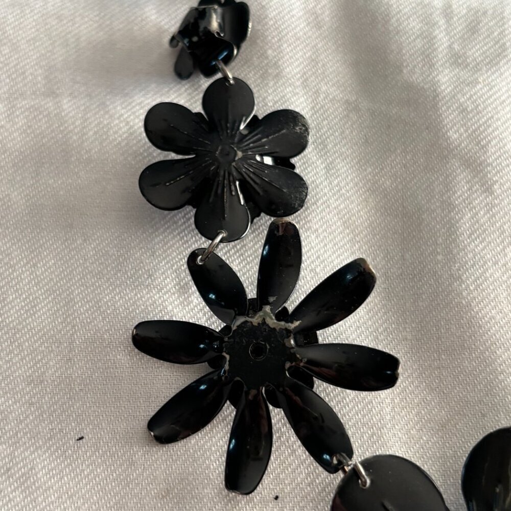 Claire’s Black Enamel Flower Statement Necklace Floral Bib Gunmetal Chain - Picture 7 of 10